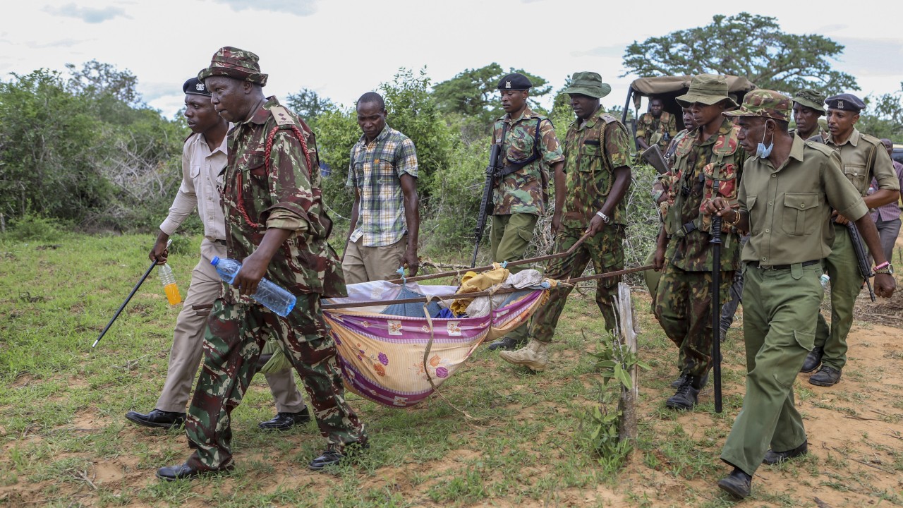 Kenya 'açlık tarikatını' soruşturan polis 26 ceset daha buldu ve toplam 47'ye ulaştı.