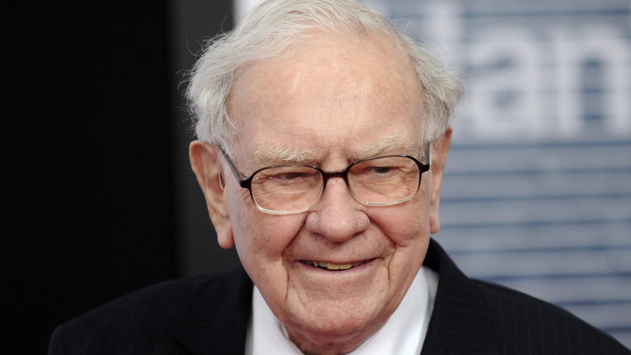 Warren Buffett, ABD-Çin rekabeti nedeniyle Tayvan yerine Berkshire Hathaway'in Japonya'ya yatırım yapmasını tercih ediyor, banka krizi için ABD'yi suçluyor