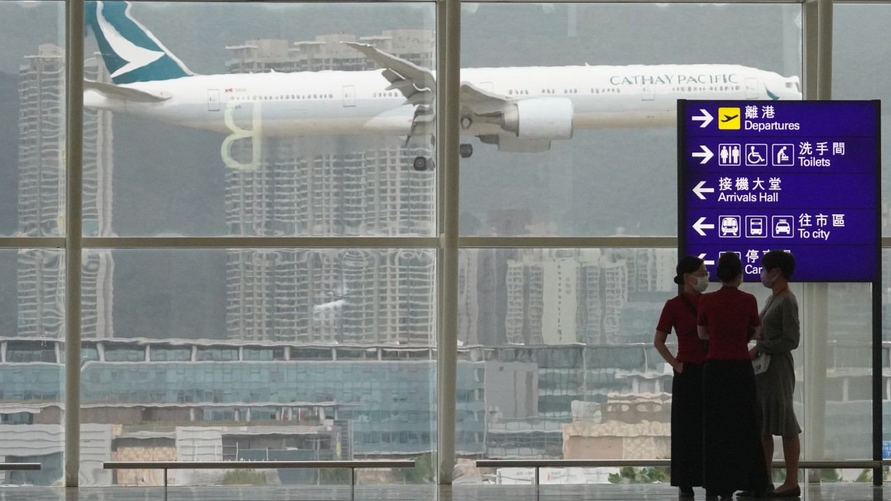 Onbinlerce kişi İngiltere, Almanya ve İsviçre'den Hong Kong'a ücretsiz Cathay Pacific biletleri için turizm kampanyasında yarışıyor