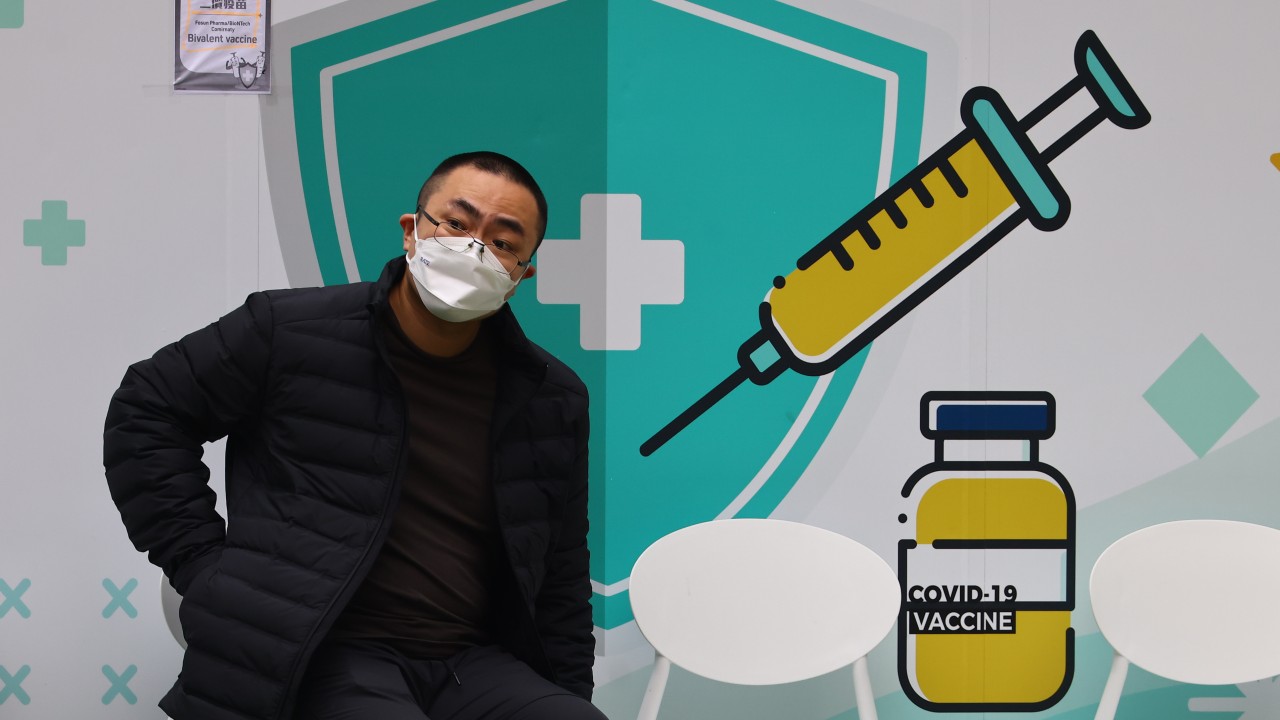 Coronavirus Hong Kong: ABD'li ilaç üreticisi Moderna, iki değerlikli Covid aşısının yerel kullanım için onaylandığını ve şehirde bu tür ikinci aşı olduğunu söyledi