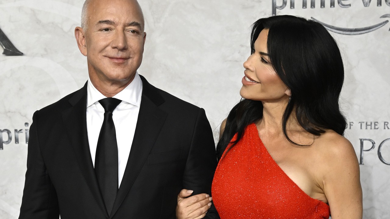 Amazon'un kurucusu Jeff Bezos ve Lauren Sanchez'in nişanlandığı bildirildi