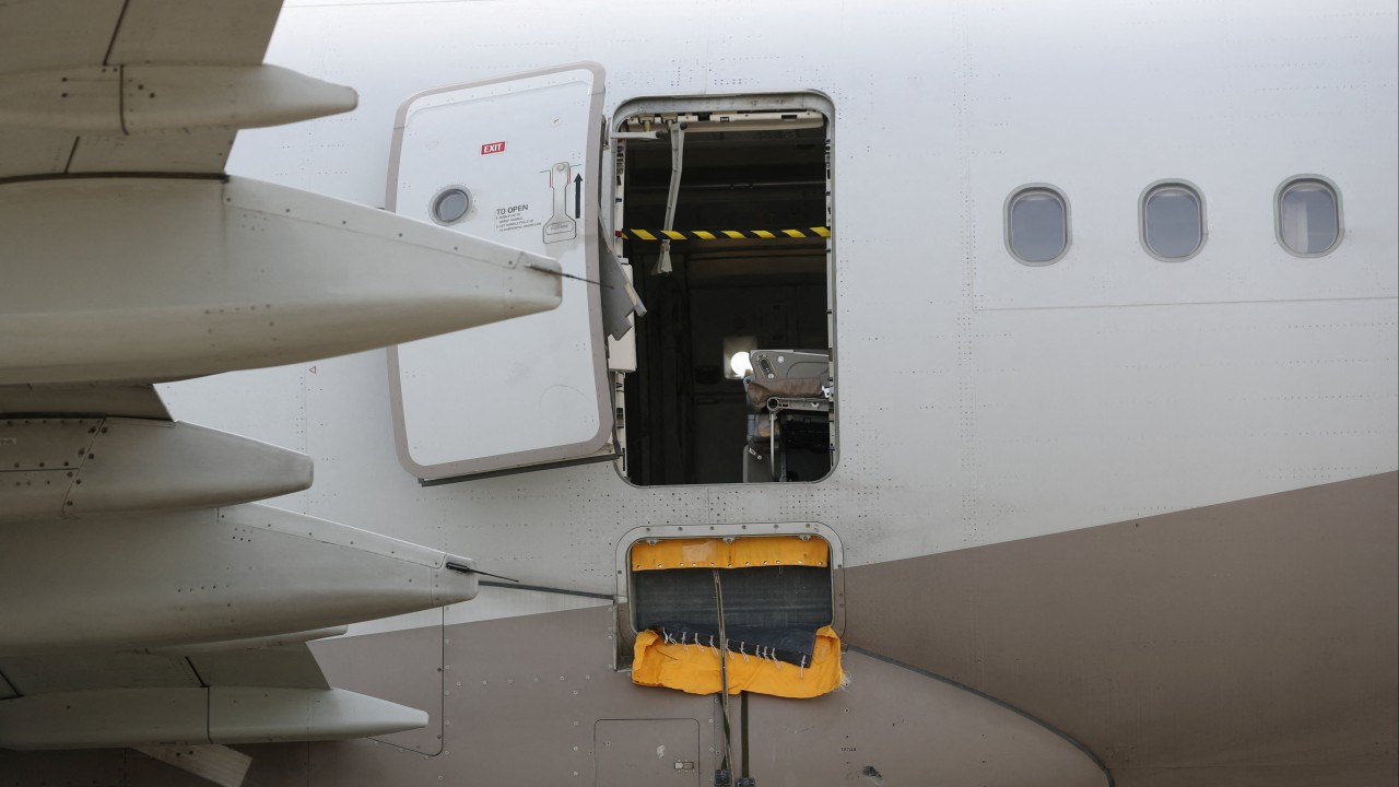 'Uçağın patlayacağını sandım': yolcu uçağın kapısını havada açtı