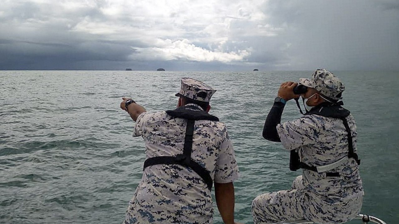 Malaysia detains Chinese ship suspected of ransacking, illegally scavenging from British WWII graves