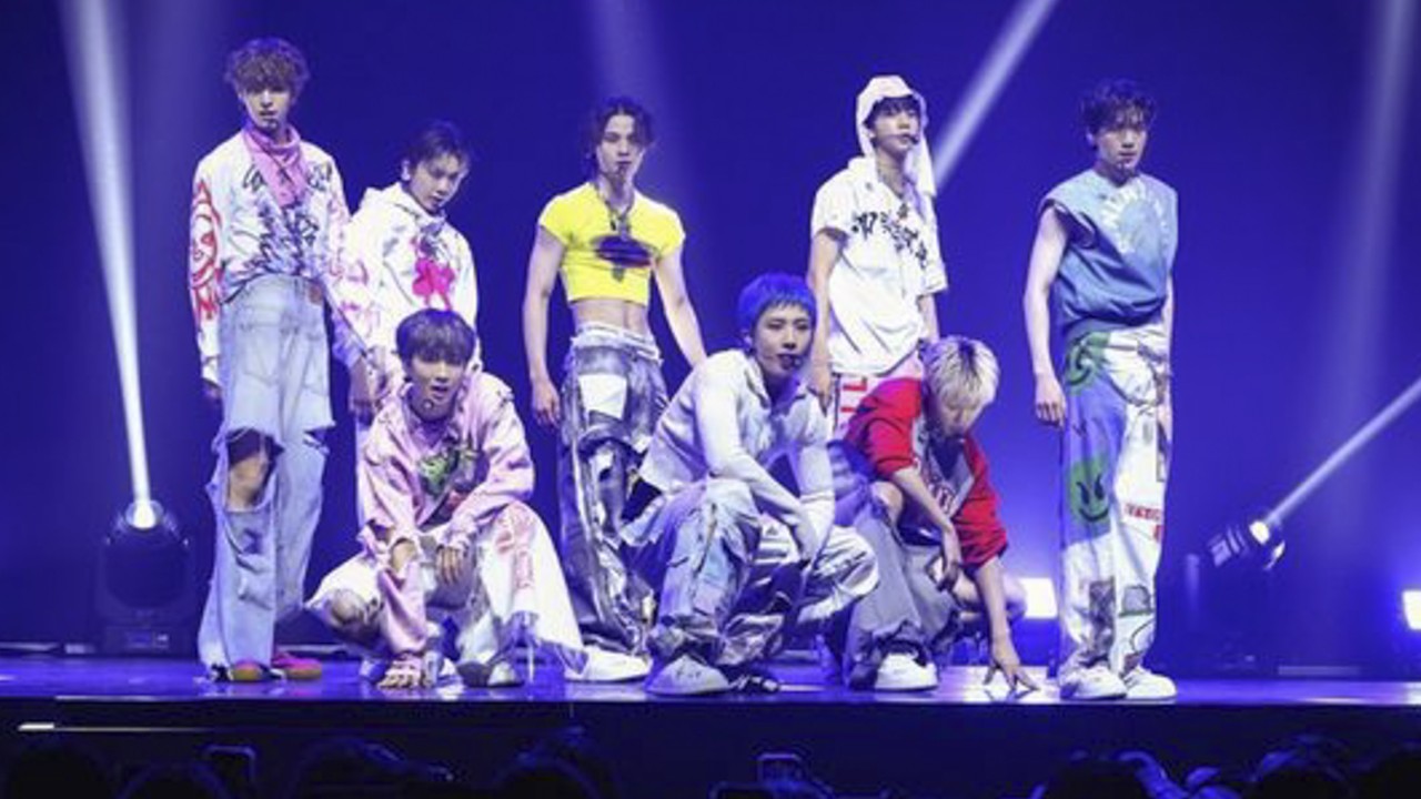 韩国流行男团 8 揭开他们的新专辑《Uncharted Drift》以及他们与韩国“陆军基地炖菜”的共同点