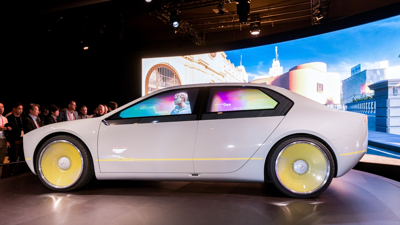 随着智能电动汽车需求的增加，比亚迪激光显示技术供应商光峰科技寻求增加产量
