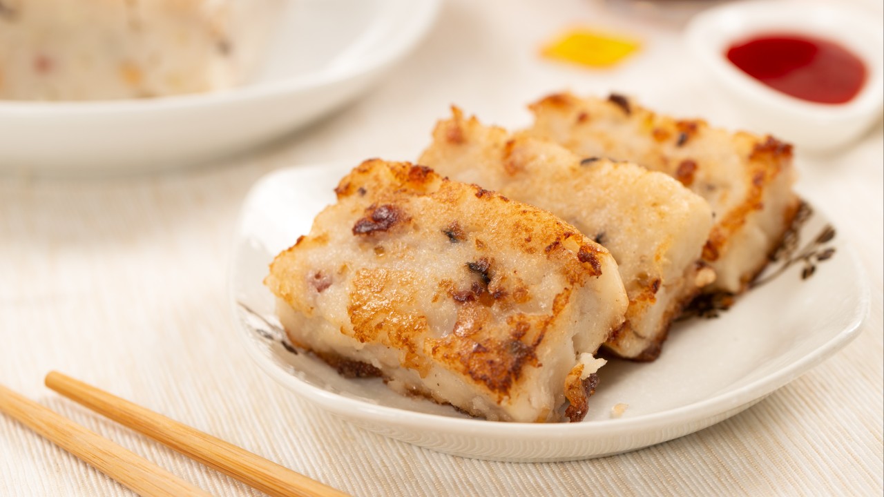 大年初一传统上吃什么菜？简单：中国布丁。还是饺子？嗯，便盆贴纸？金橘？