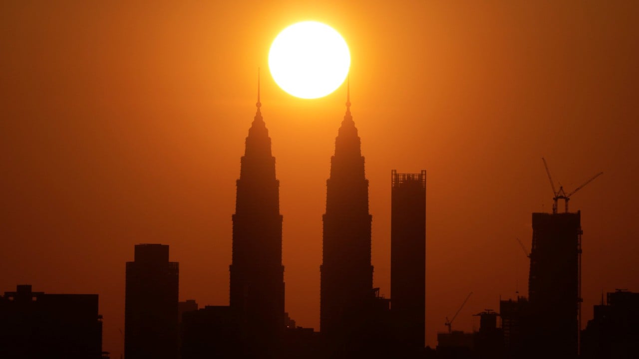 Malaysia swelters under worsening heatwave as temperatures near 40 degrees