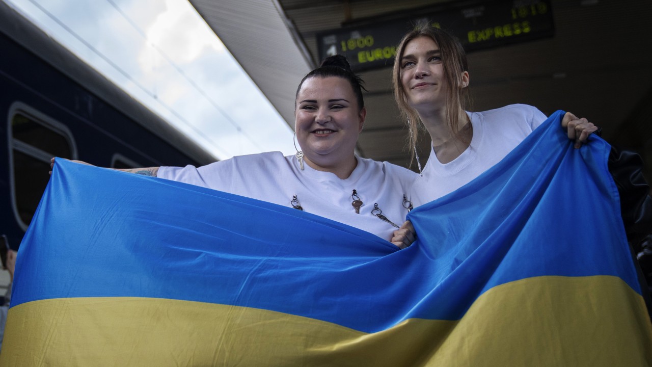 “我们必须让全世界看到”：2024 年欧洲歌唱大赛的乌克兰参赛者离开饱受战争蹂躏的国家