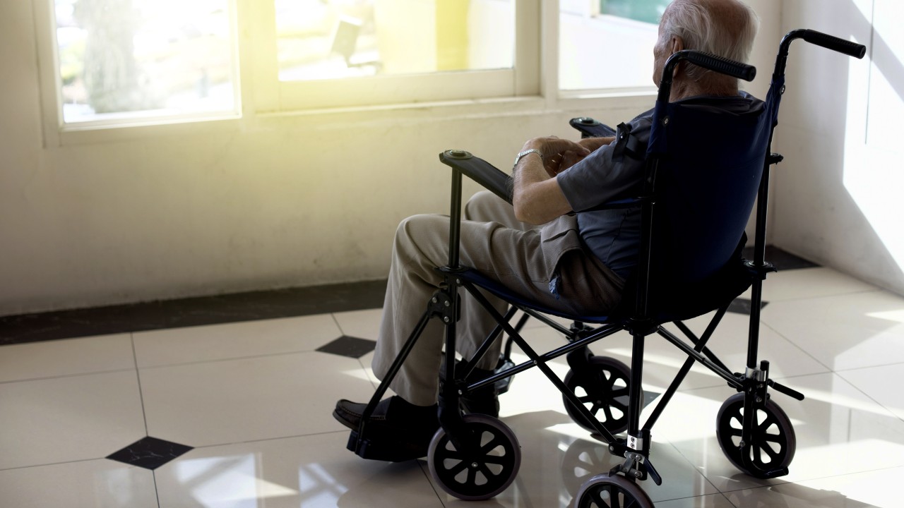 Hong Kong elderly with dementia should receive early care before diagnosis, mental health advisory chief says
