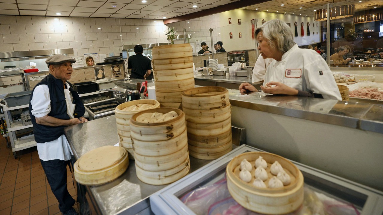 A Texas Chinese family restaurant’s founders pass the torch but still put in a shift: meet Papa and Mama Teng, 85 and 76