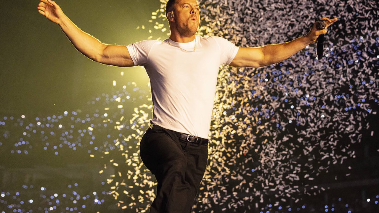 Meet Imagine Dragons frontman, Dan Reynolds: the ‘Demons’ singer and father of 4 rejected Mormonism, has an autoimmune disease, and is currently dating Titans actress Minka Kelly