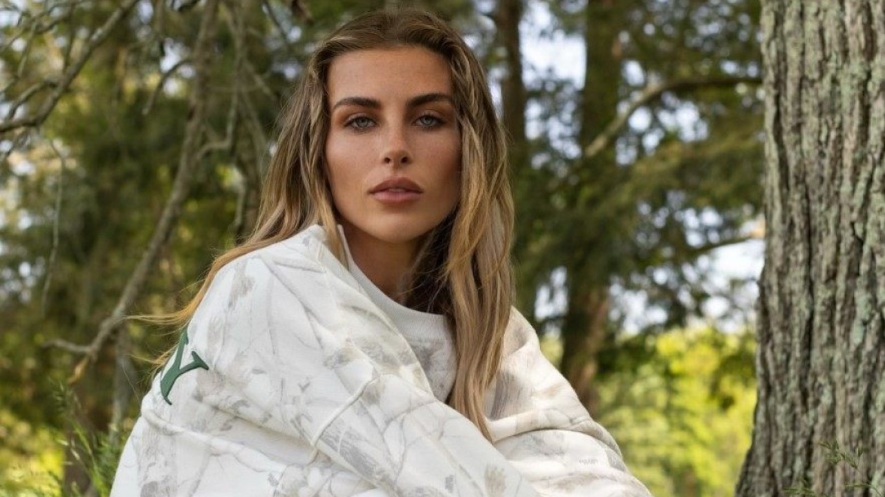 Meet Paige Lorenze, Tommy Paul’s influencer girlfriend: she caused a stir with the tennis star at the Queen’s Club, dated Armie Hammer and Kasperi Kapanen, and has a cult brand called Dairy Boy