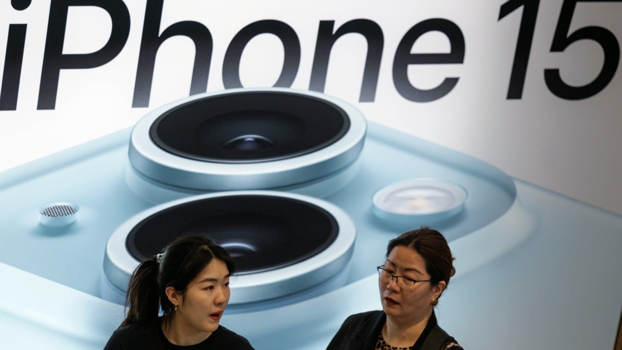 Apple falls: iPhone maker out of China’s top 5 as Huawei ascends