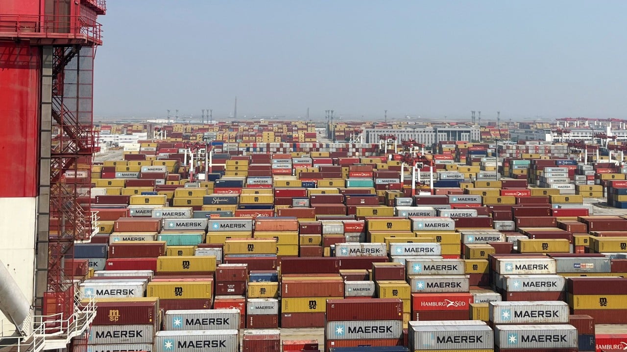 Shanghai, Hong Kong ports lag global peers on maritime services, CY Leung says