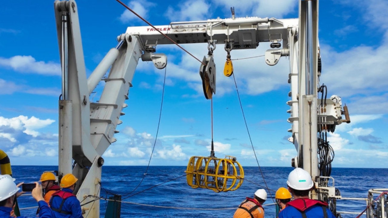 China builds a machine capable of laying submarine cables in the Challenger Deep