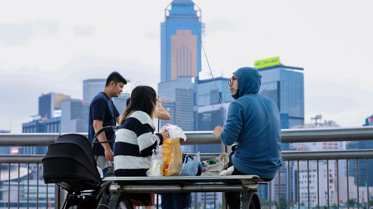 Temperatures to drop as cold front set to hit Hong Kong around midnight