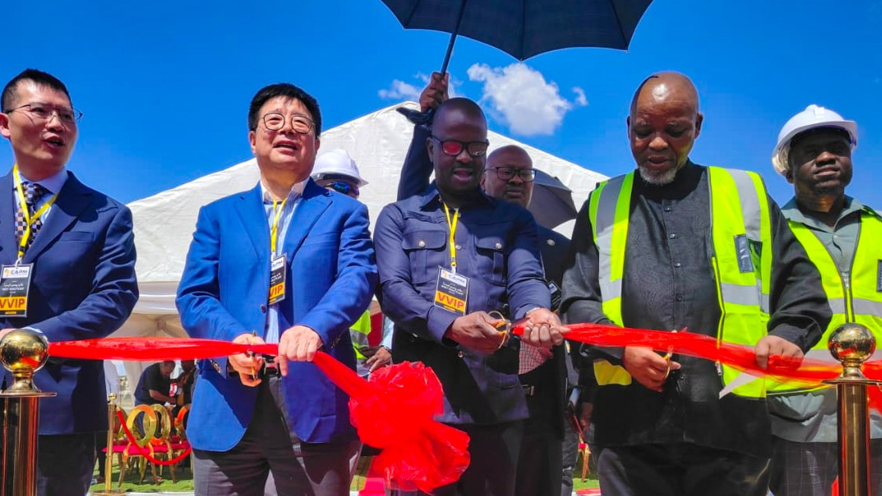 Chinese firms bet on African gold as prices surge in the face of uncertainty