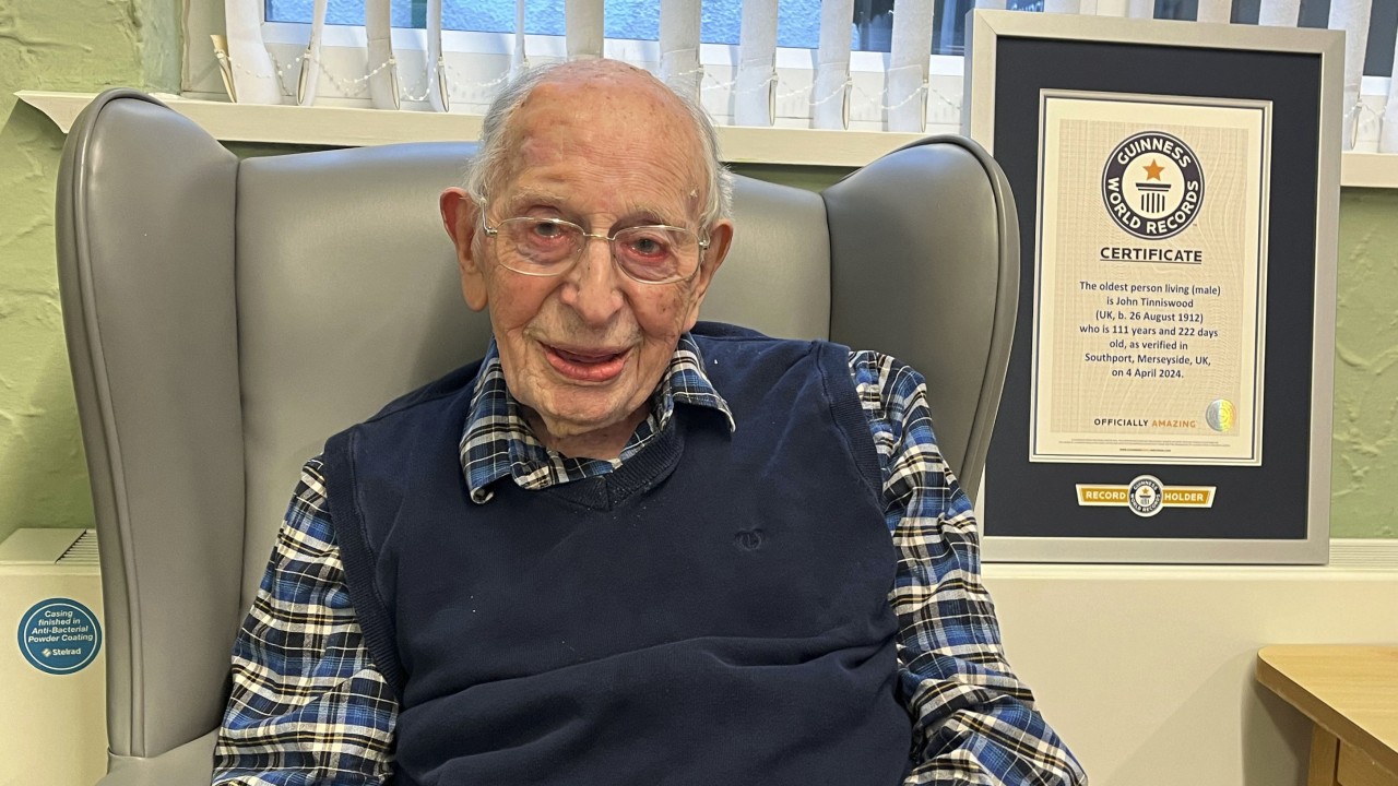 World’s oldest man dies at 112. John Tinniswood’s life spanned the Titanic and both World Wars