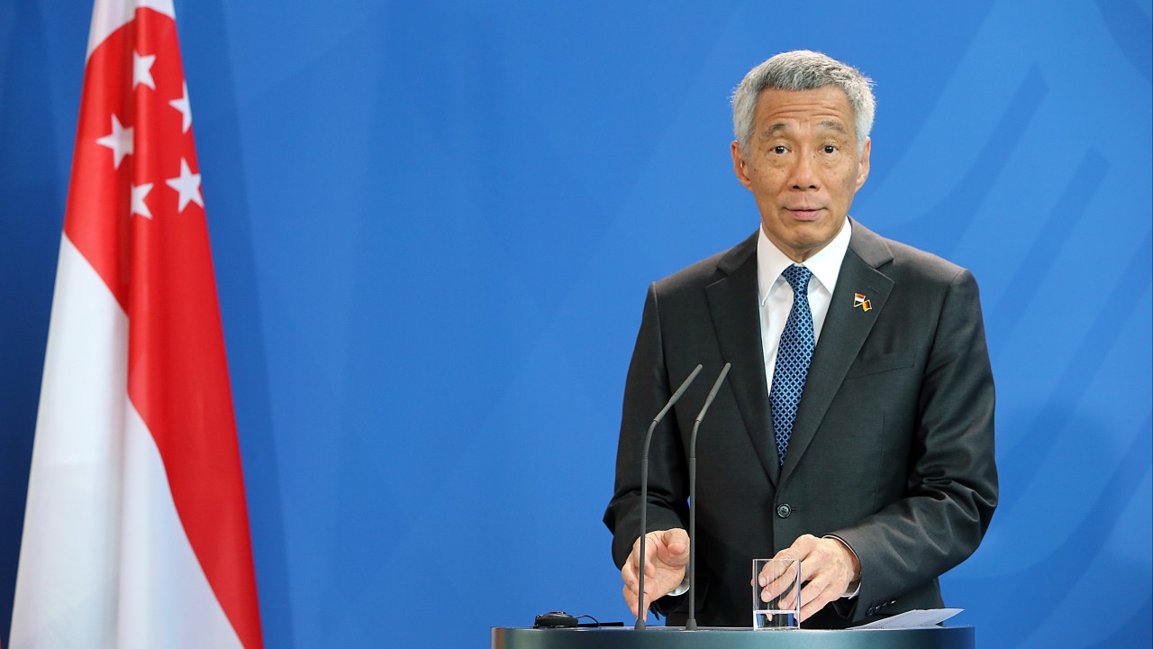 Chinese leader Xi Jinping meets former Singapore prime minister Lee Hsien Loong