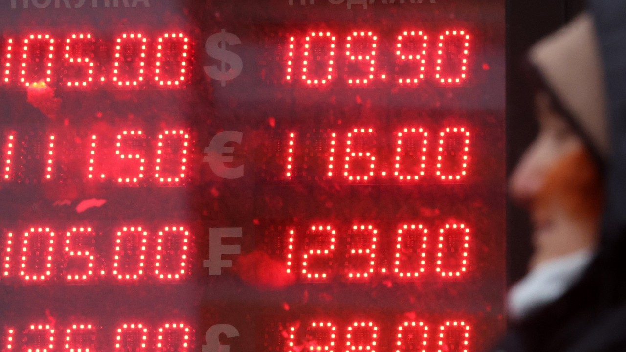 Russia’s plunging rouble puts pressure on Chinese e-commerce merchants