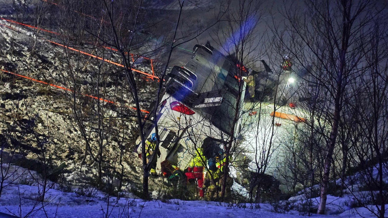 3 dead, 4 injured after tourist bus veers off road, plunges into lake in Norway