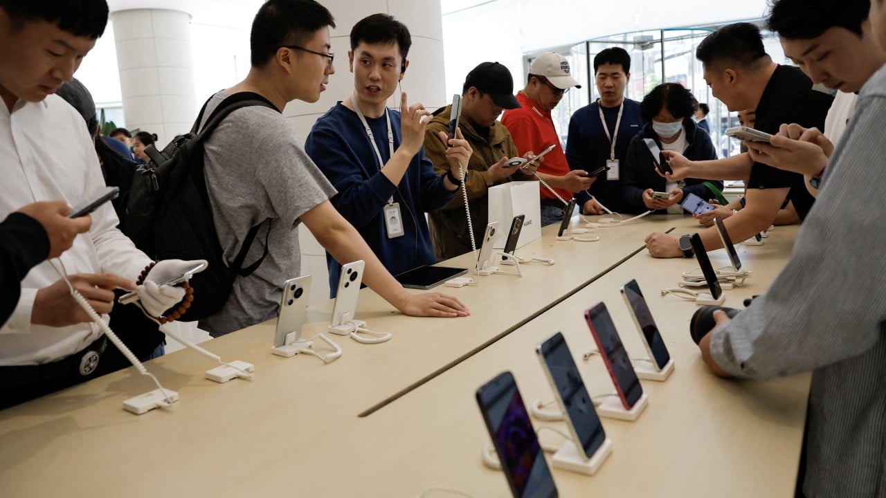 Huawei slashes prices in fight for China’s high-end smartphone market share