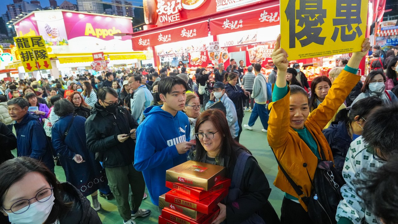 Hong Kong retail sales fall for 9 straight months, with 7.3% year-on-year drop in November