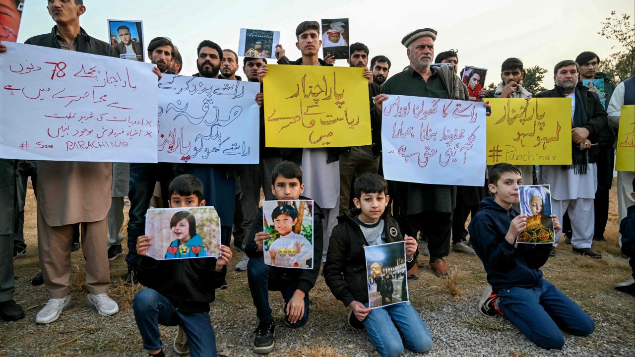 Gunmen ambush Pakistan aid convoy despite sectarian truce