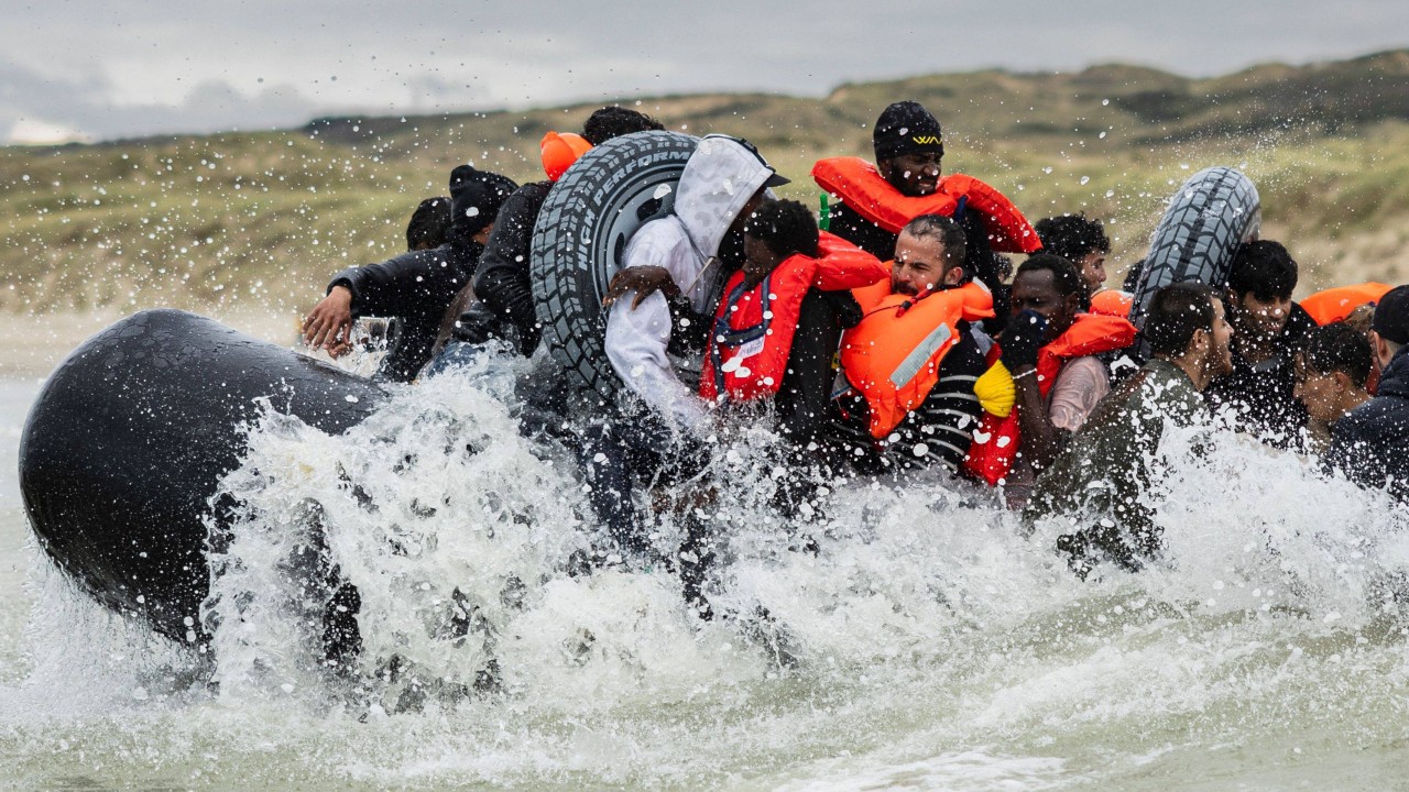 UK targets Chinese boat makers in new sanctions to curb migrant crossings from France