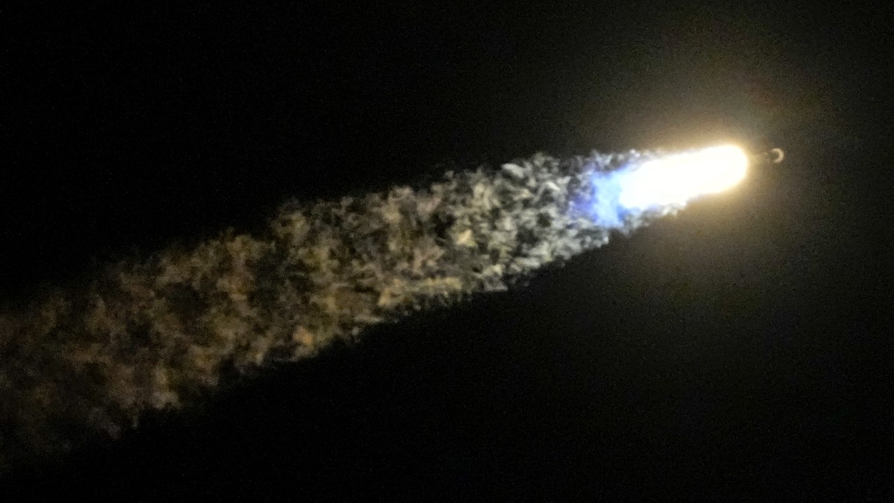 Private US, Japanese lunar landers head to moon on a single rocket