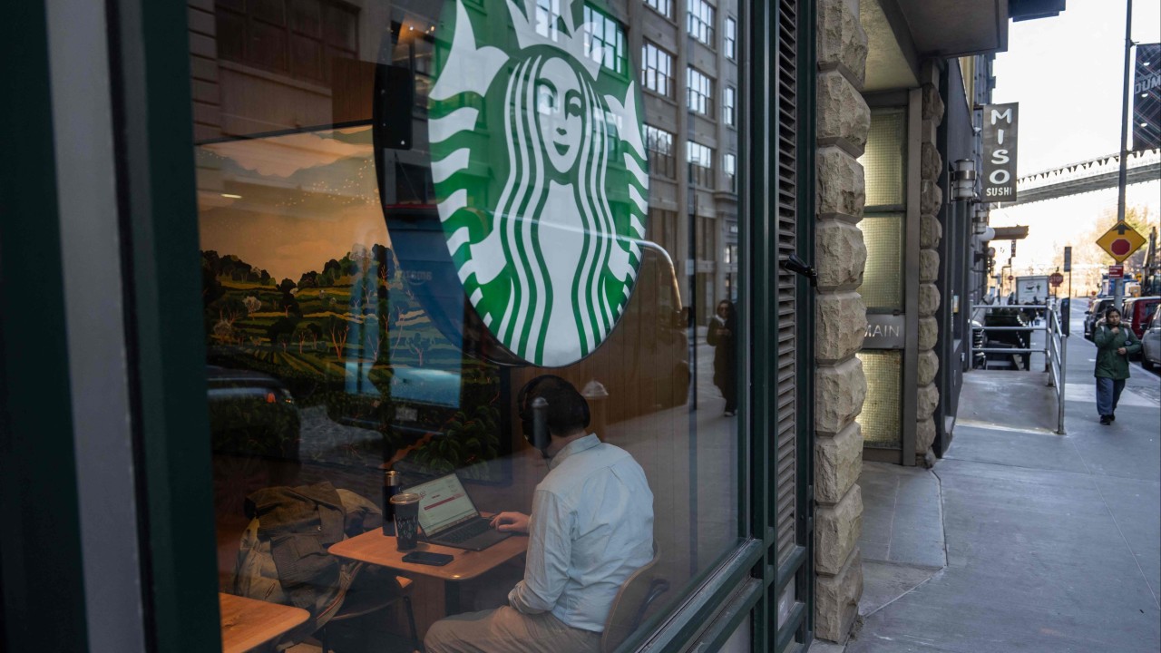 Starbucks policy shift on non-paying visitors stirs debate in US