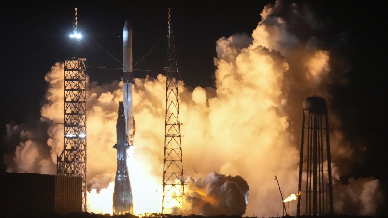 Blue Origin’s New Glenn rocket blasts off in first launch, reaches orbit