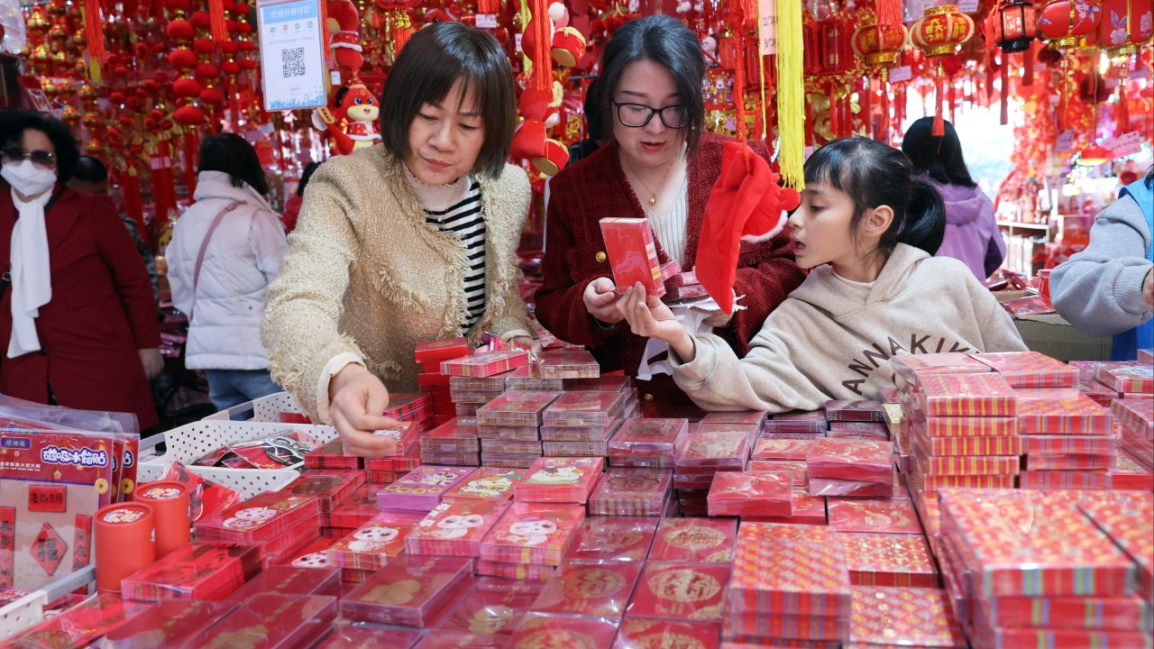 Lunar New Year shopping: Hong Kong and Shenzhen battle for dollars and deals