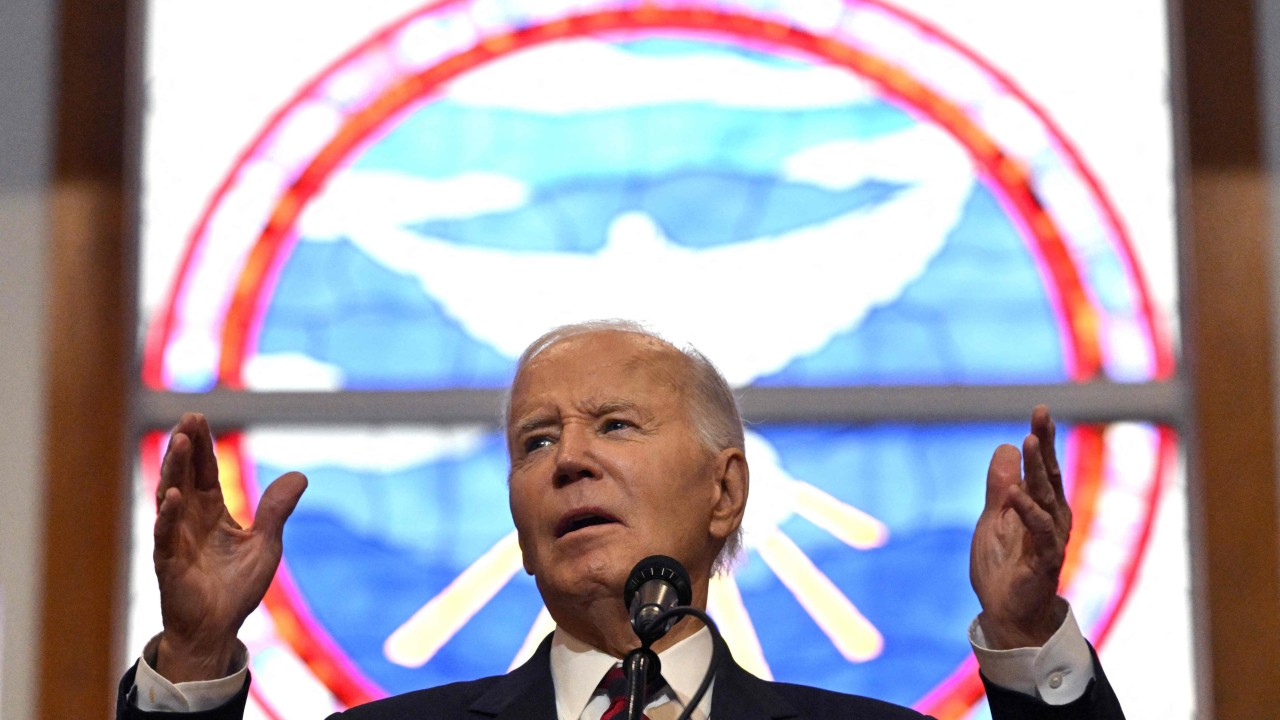 Biden urges Americans to ‘keep faith’, visiting South Carolina on last day as president
