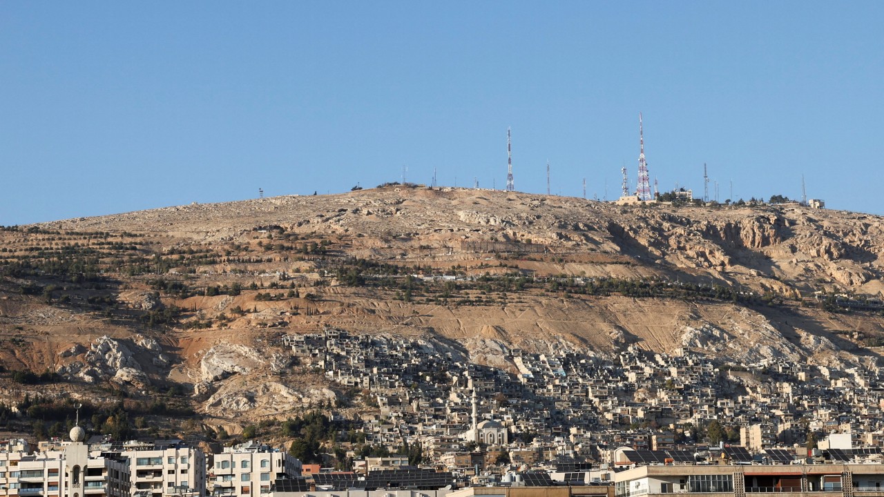 EU considers ‘staged approach’ to suspending Syria sanctions