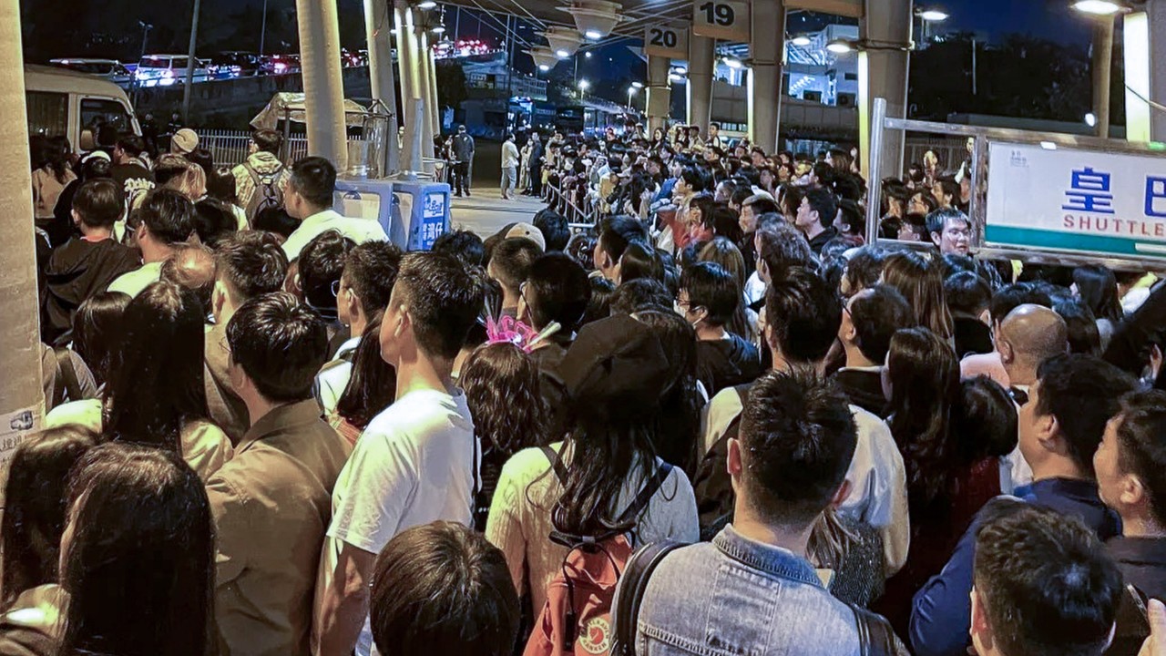 Fewer crossings last Lunar New Year prompted Hong Kong’s border decision