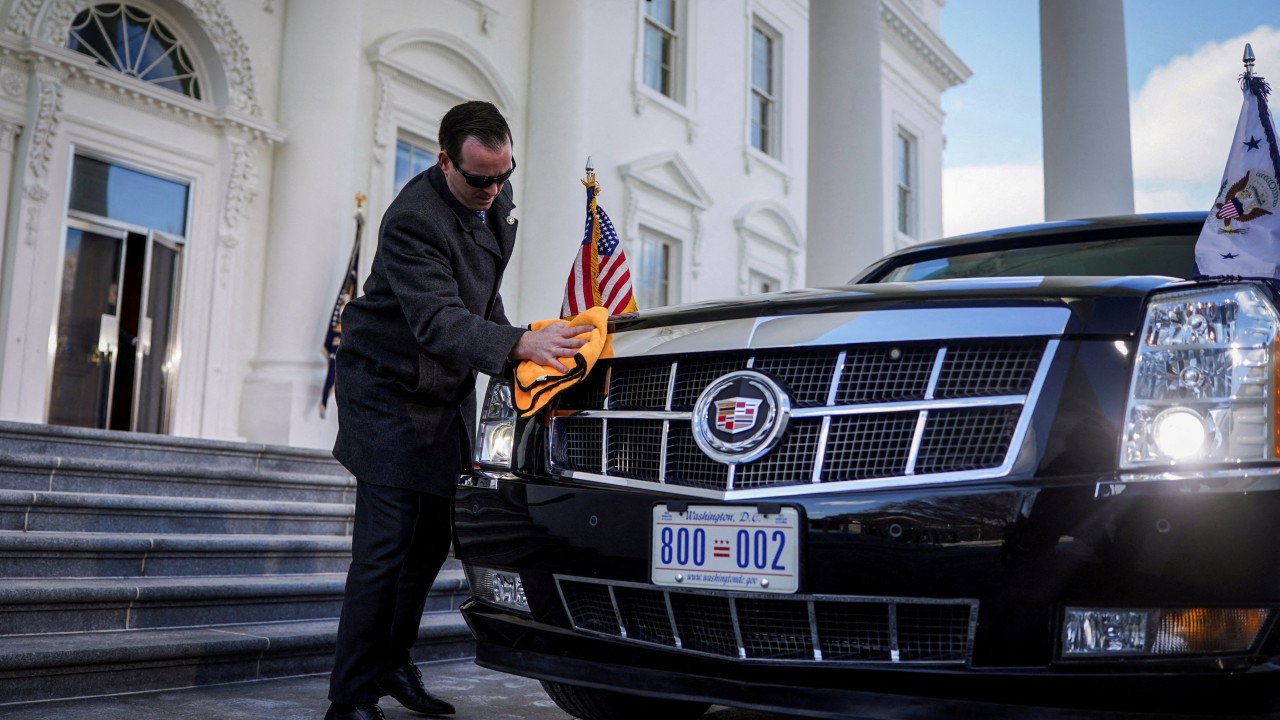 US federal workers offered 8 months’ pay to quit their jobs