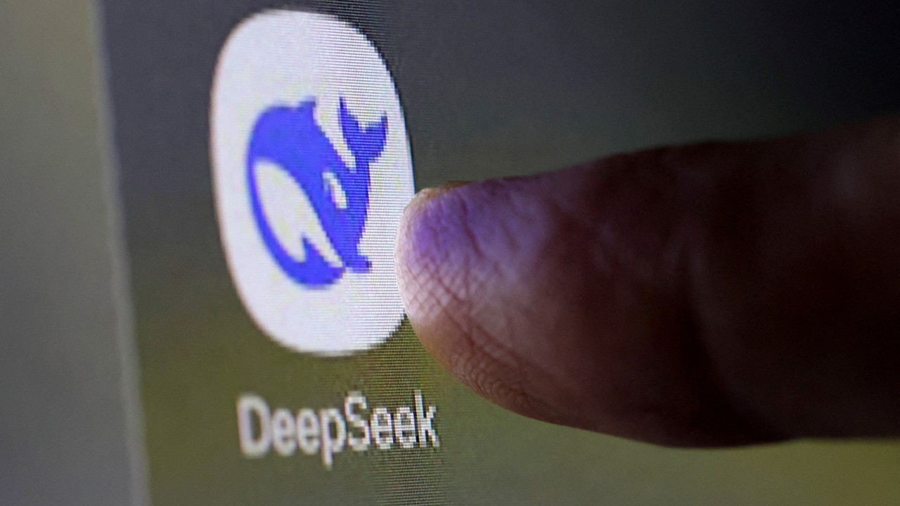 Italy blocks Chinese AI app DeepSeek, opens investigation into data use
