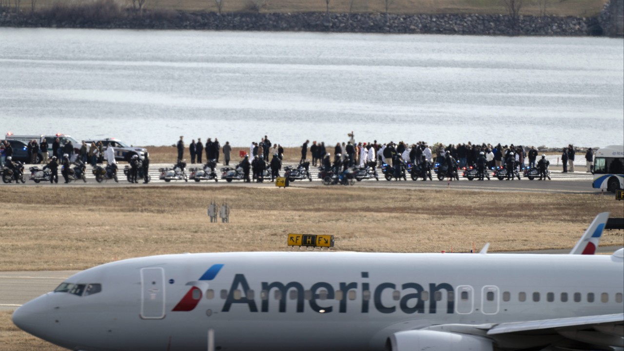 Families visit crash site days after deadliest US air disaster since 2001