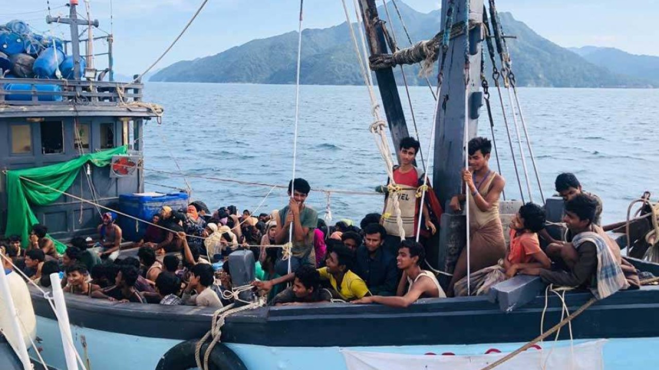 Malaysian restaurants call for Rohingya refugees to fill 25,000 job vacancies