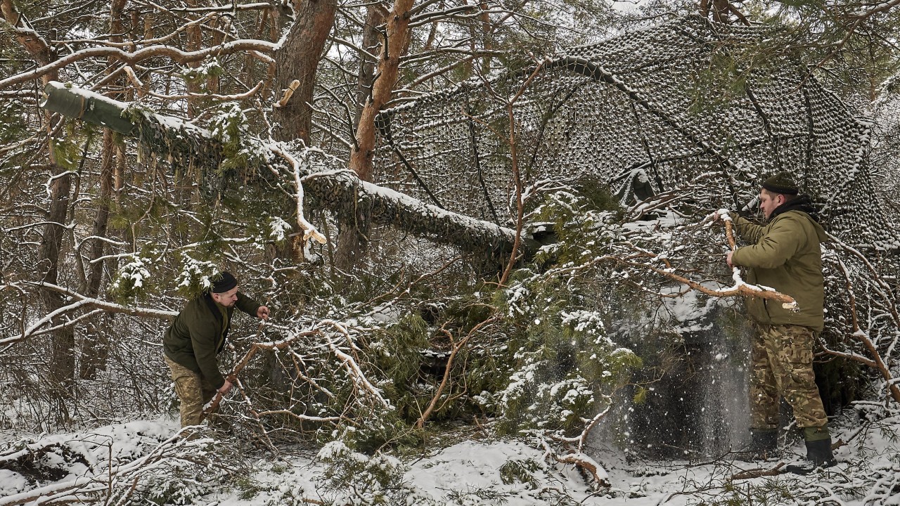 Trump says Putin ‘wants to see people stop dying’ in Ukraine war
