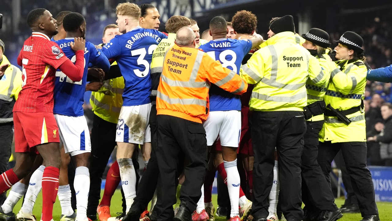 4 sent off as Liverpool held in final Goodison Park derby, ‘no alcohol’ at Saudi World Cup