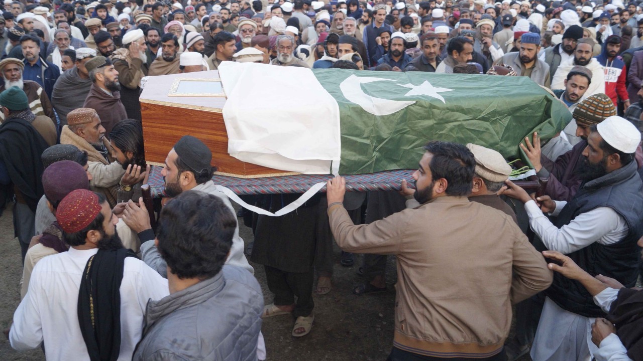 Pakistan militant raid kills at least 4 soldiers