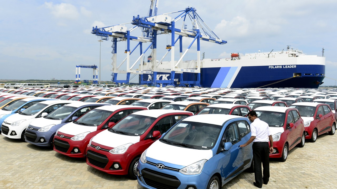 Sri Lanka scraps pandemic-era ban on vehicle imports to reap tax rewards