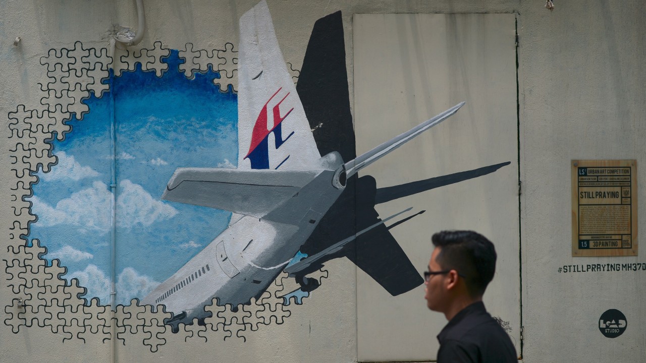 New search for missing Malaysia Airlines flight MH370 begins in Indian Ocean