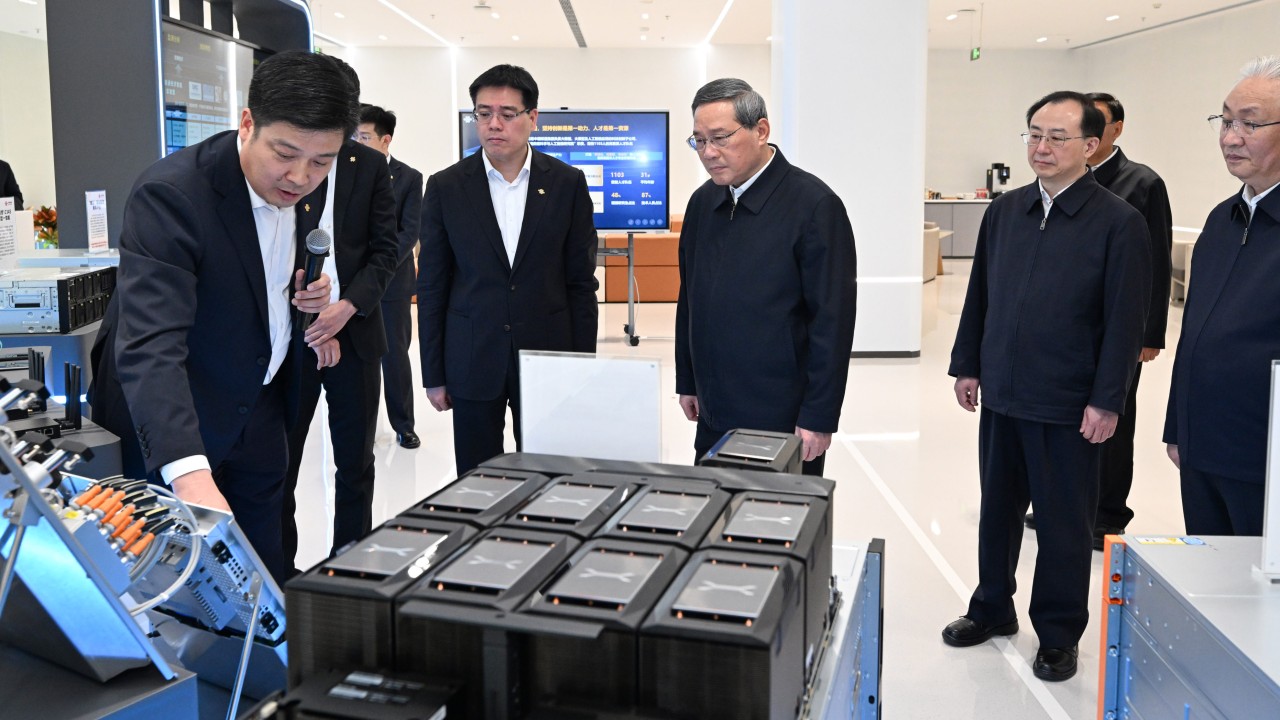 Premier Li makes house call to state telecoms as Beijing dials in on innovation