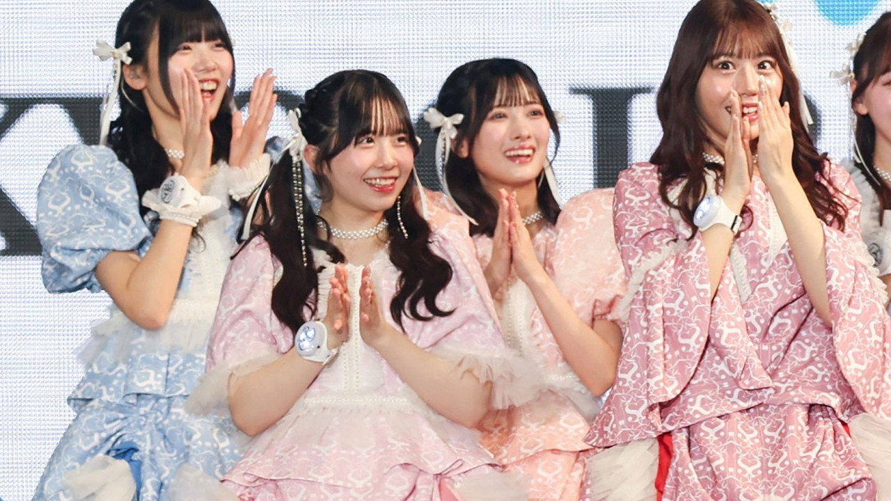 From geek to chic: Japan PM stuns women’s fashion show with trendy new look