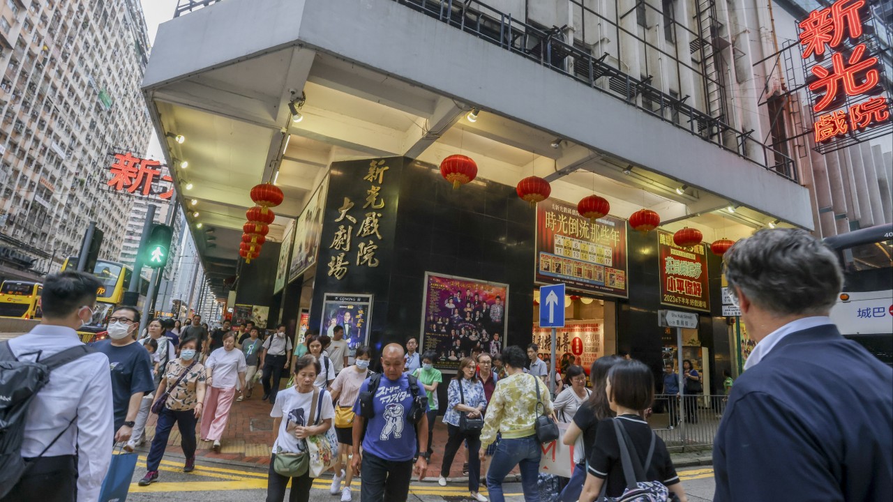Hongkongers bid fond farewell to historic Sunbeam Theatre on its final night