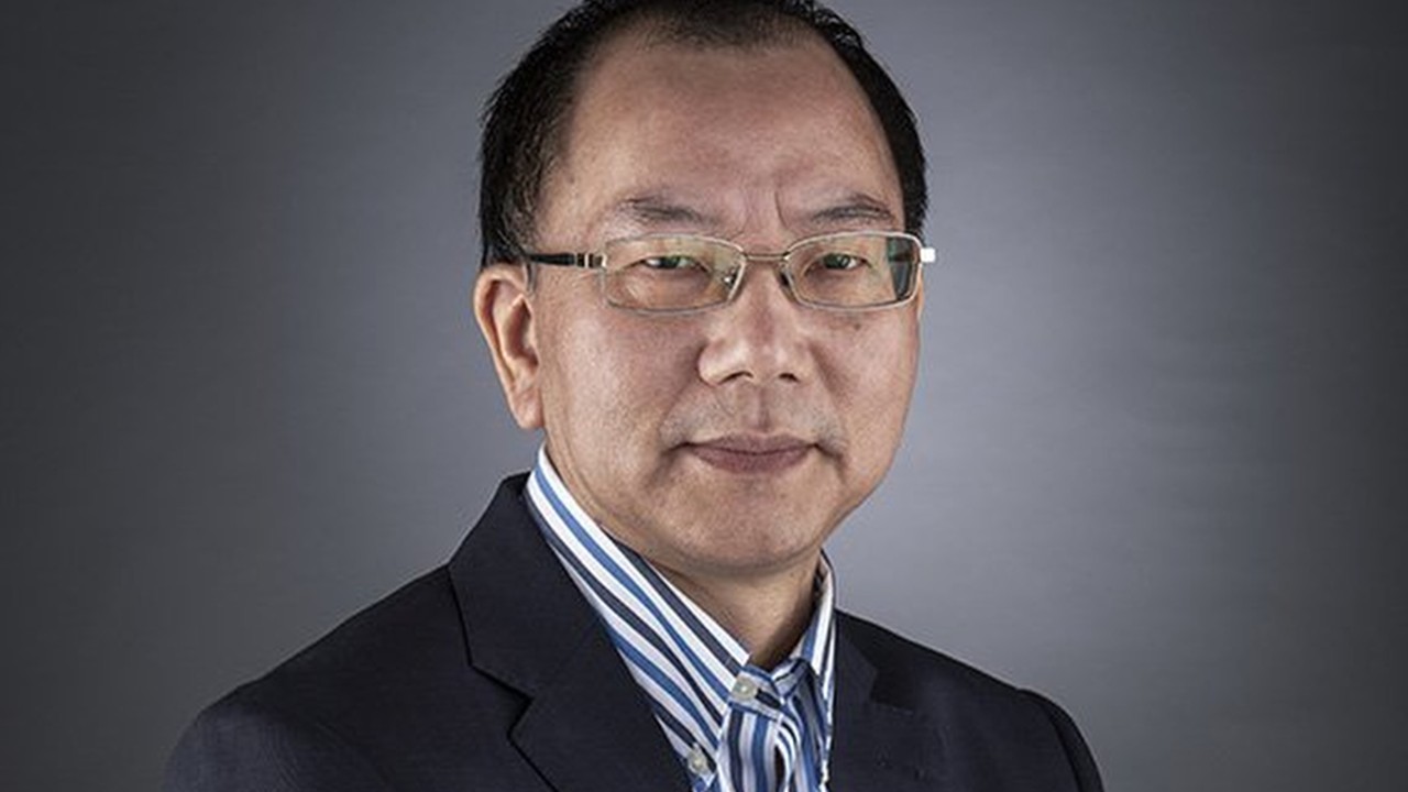 Tingwen Huang