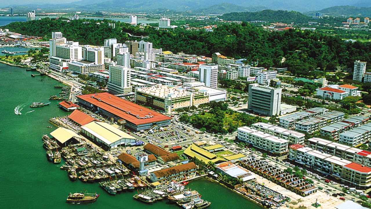 Malaysia mandates safety tests after Chinese woman loses leg in ceiling collapse